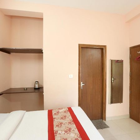 Hotel Ginger Palace - Corporate Hotel Noida Sector 62 Екстер'єр фото