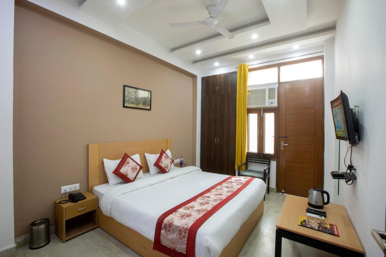 Hotel Ginger Palace - Corporate Hotel Noida Sector 62 Екстер'єр фото