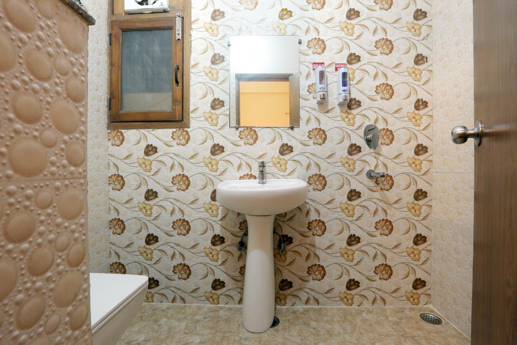 Hotel Ginger Palace - Corporate Hotel Noida Sector 62 Екстер'єр фото