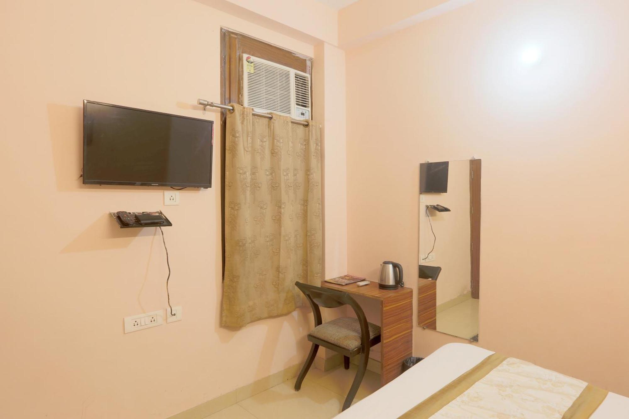 Hotel Ginger Palace - Corporate Hotel Noida Sector 62 Екстер'єр фото